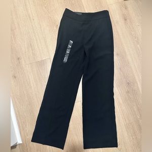 Banana republic never worn woman’s size 2 black dress pants. Tags still on